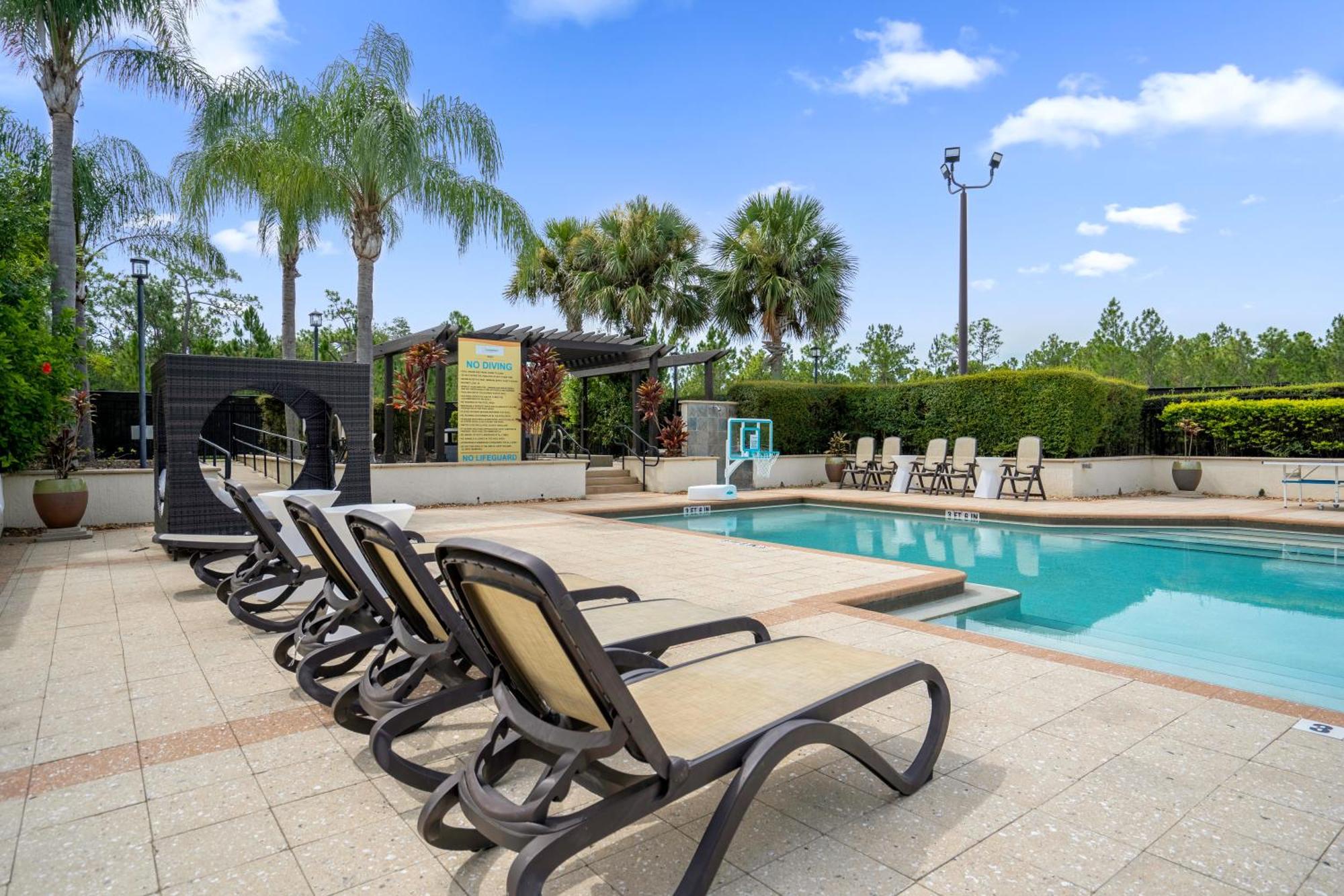 Cozy & Elegant 4Br Enchanted Townhouse - 1 Mile To Disney With Resort Pool, Gym, & Jacuzzi Orlando Exterior photo