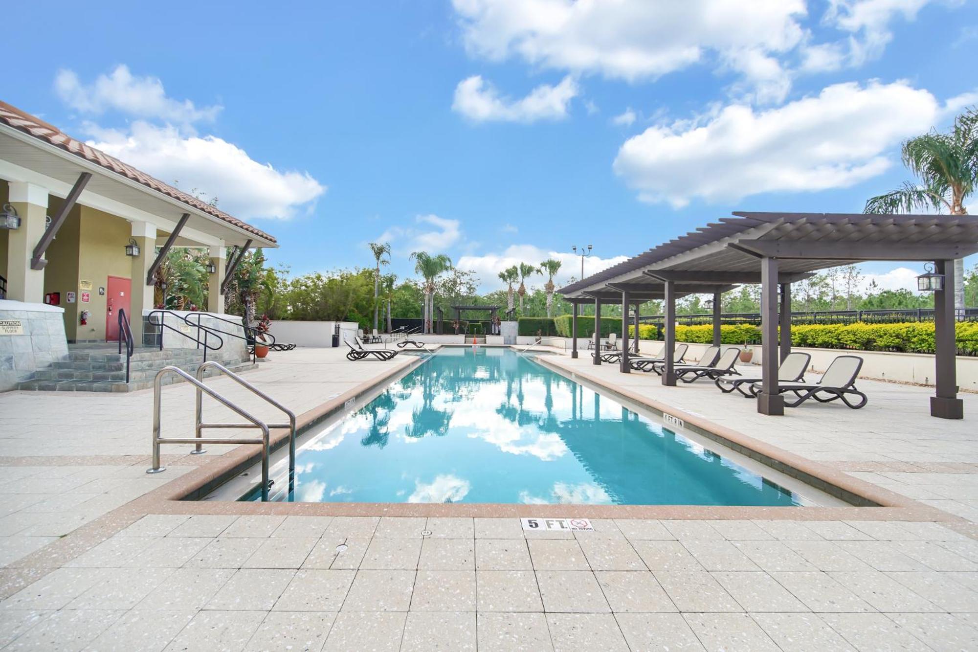 Cozy & Elegant 4Br Enchanted Townhouse - 1 Mile To Disney With Resort Pool, Gym, & Jacuzzi Orlando Exterior photo