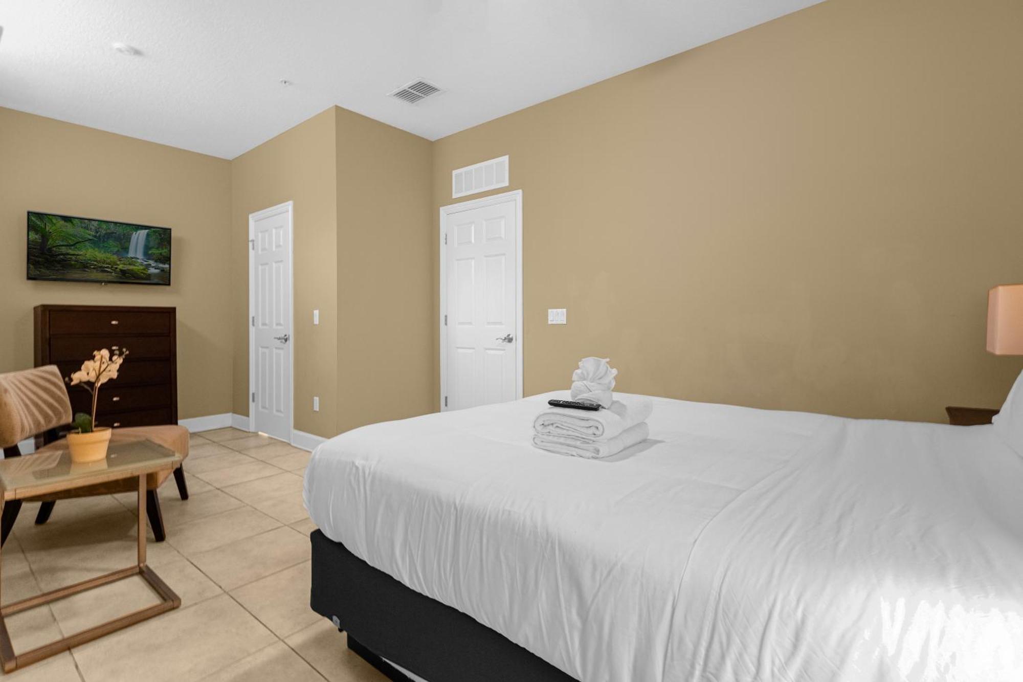 Cozy & Elegant 4Br Enchanted Townhouse - 1 Mile To Disney With Resort Pool, Gym, & Jacuzzi Orlando Exterior photo