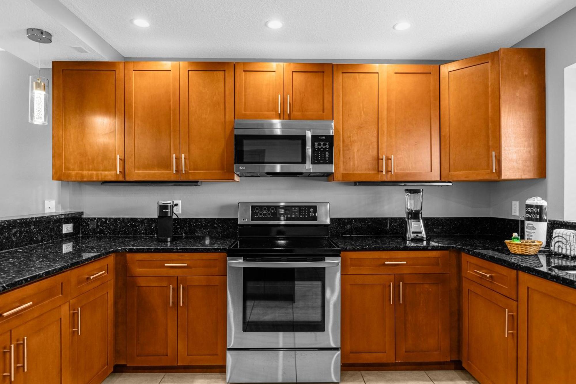 Cozy & Elegant 4Br Enchanted Townhouse - 1 Mile To Disney With Resort Pool, Gym, & Jacuzzi Orlando Exterior photo
